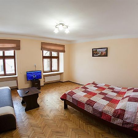 Квартира В Центрі На Вулиці Вірменській 12 Є Дві Спальні Двуспальні Ліжка Lviv Bagian luar foto